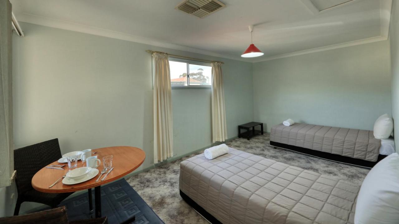 Cowra Motor Inn Buitenkant foto